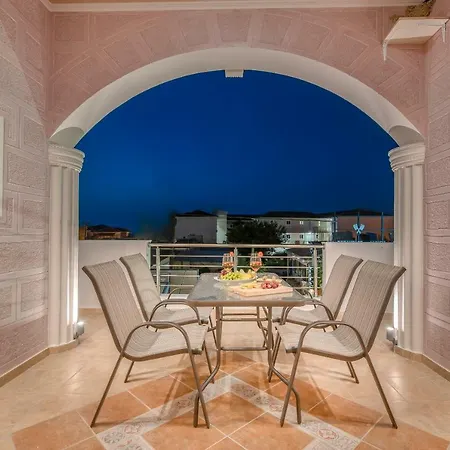 アパート Aquarella Luxury